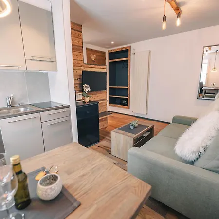 アルパイン アパート