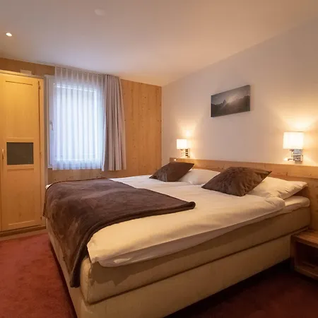 アルパイン アパート *