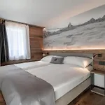 Alpine Apartment *